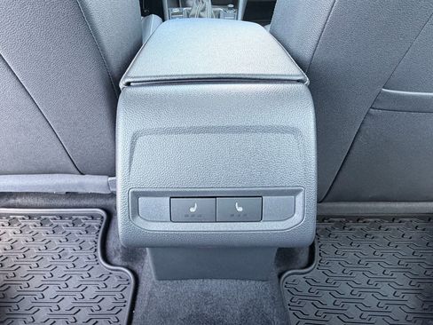 Used 2024 Volkswagen Jetta SEL FWD image 28