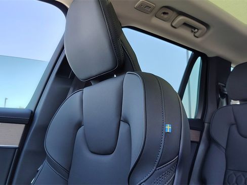 New 2026 Volvo XC90 B6 Plus w/ Protection Package Premier image 23