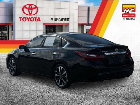 Used 2017 Nissan Altima 2.5 SR FWD image 3