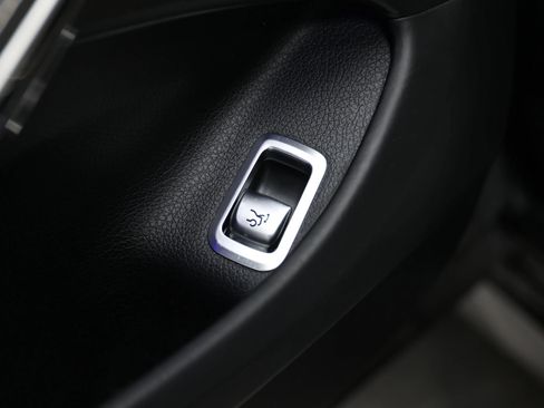 Used 2018 Mercedes-Benz Maybach S 560 4MATIC image 11