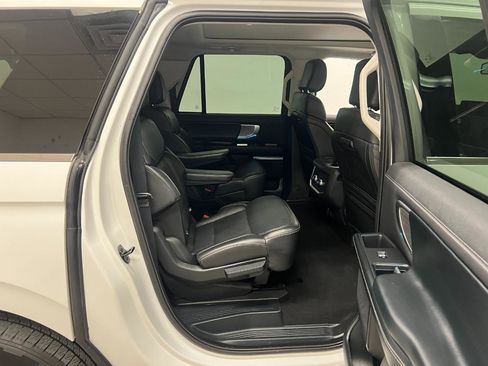 Used 2025 Ford Expedition Max Platinum AWD/4WD image 29