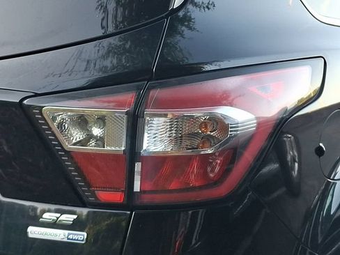 Used 2018 Ford Escape SE w/ SE Sync 3 Package AWD/4WD image 8