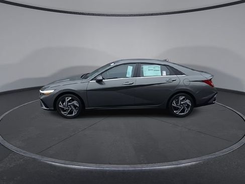 New 2026 Hyundai Elantra Limited FWD image 6