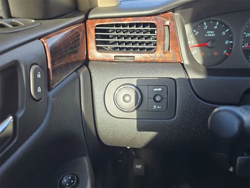Used 2012 Chevrolet Impala LS image 23