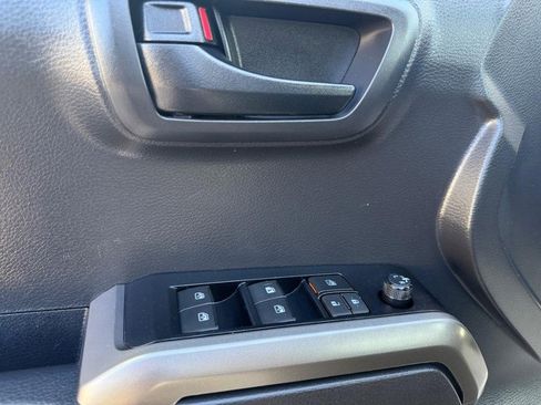 Used 2022 Toyota Tacoma SR5 w/ Trail Edition image 18