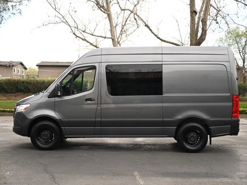 Used 2020 Mercedes-Benz Sprinter 2500 image 11