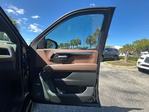 New 2026 Chevrolet Suburban High Country AWD/4WD image 28