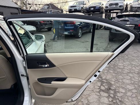 Used 2015 Honda Accord EX-L image 13