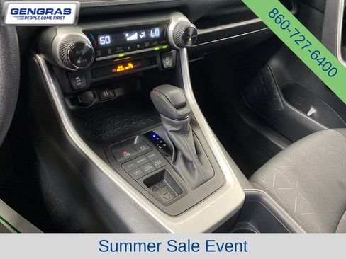 Used 2025 Toyota RAV4 XLE AWD/4WD image 16