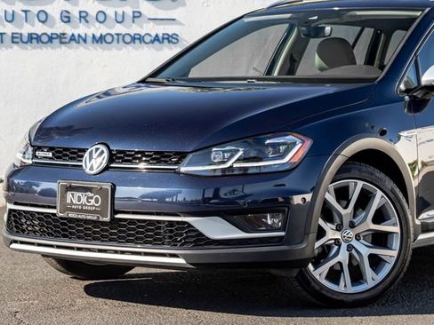 Used 2019 Volkswagen Golf Alltrack SE image 2