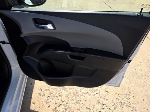 Used 2019 Chevrolet Sonic LT FWD image 17