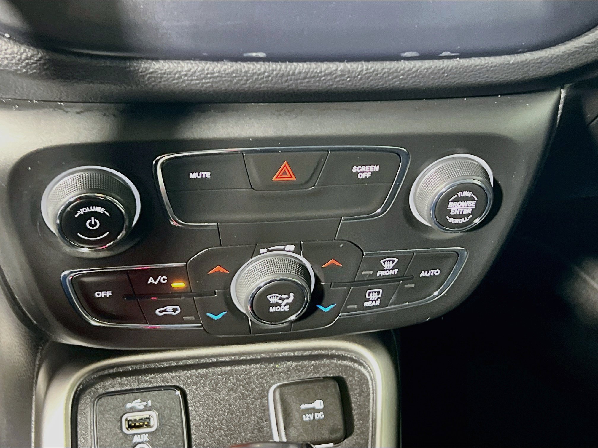 Used 2021 Jeep Compass Latitude w/ Sun and Sound Group FWD image 26