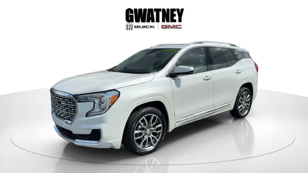 Used 2023 GMC Terrain Denali w/ Denali Premium Package AWD/4WD image 1