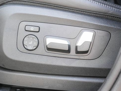 Used 2024 BMW X5 sDrive40i w/ M Sport Package RWD image 19