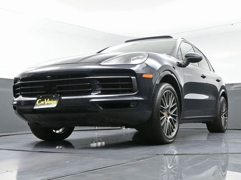 Used 2023 Porsche Cayenne Platinum Edition image 56