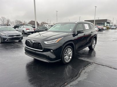 Used 2024 Toyota Highlander Platinum