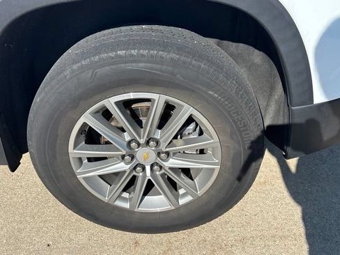 Used 2023 Chevrolet Traverse LT AWD/4WD image 13