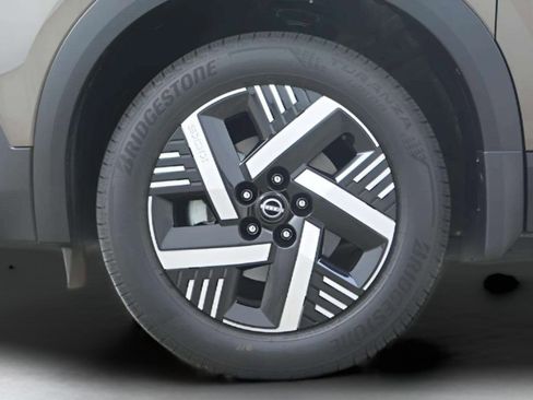 Used 2025 Nissan Kicks SV image 50