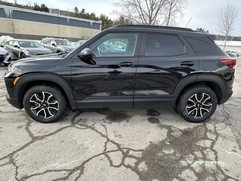 Used 2023 Chevrolet TrailBlazer ACTIV w/ Convenience Package image 4
