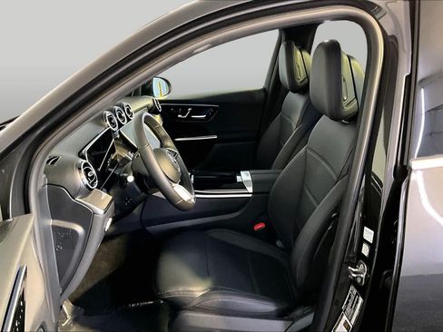 Used 2026 Mercedes-Benz GLC 300 4MATIC image 9