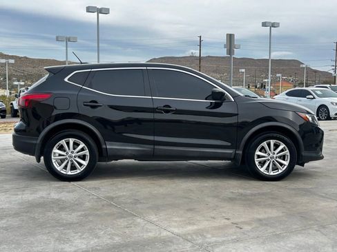 Used 2019 Nissan Rogue Sport S w/ Appearance Package image 9