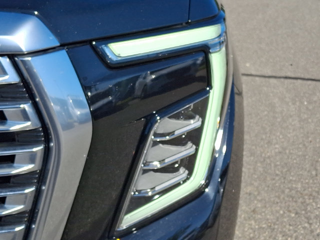 Used 2025 GMC Yukon Denali AWD/4WD image 9