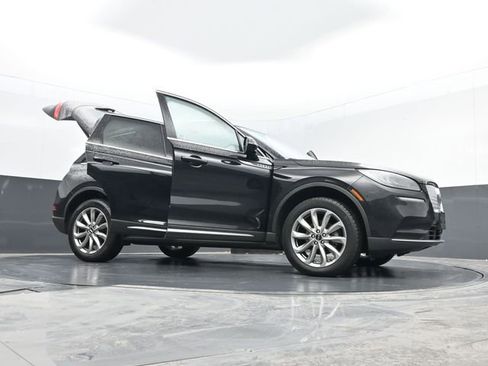 Used 2022 Lincoln Corsair AWD w/ Premium Package image 37