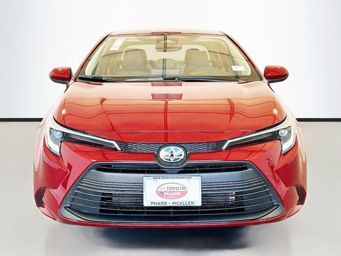 Used 2026 Toyota Corolla LE image 2