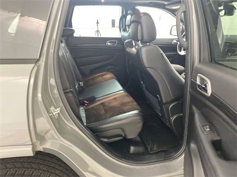 Used 2022 Jeep Grand Cherokee Laredo X image 31