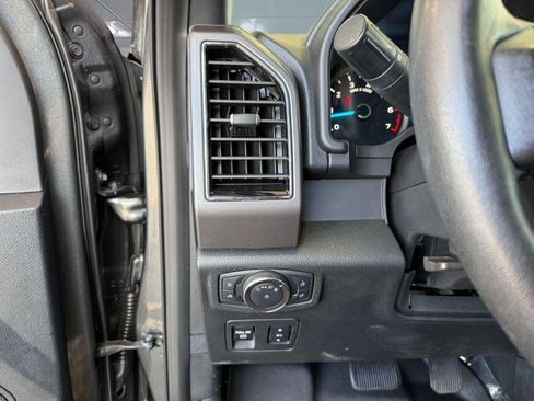 Used 2019 Ford F150 XLT w/ Equipment Group 302A Luxury AWD/4WD image 30