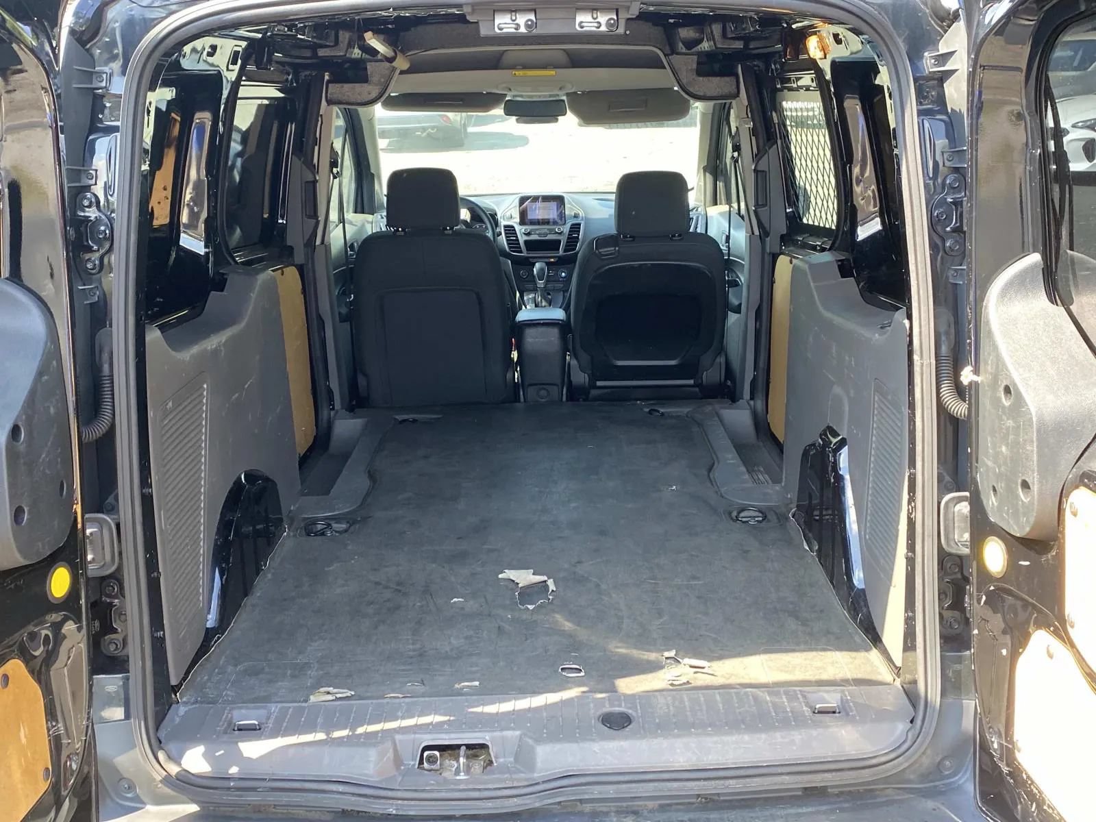 Used 2019 Ford Transit Connect XLT FWD image 9