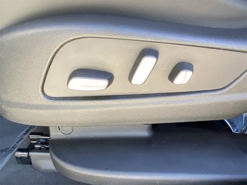 Certified 2025 Cadillac XT6 Premium Luxury image 21