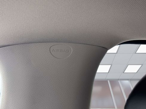 Used 2023 Chrysler Pacifica Touring-L FWD image 31