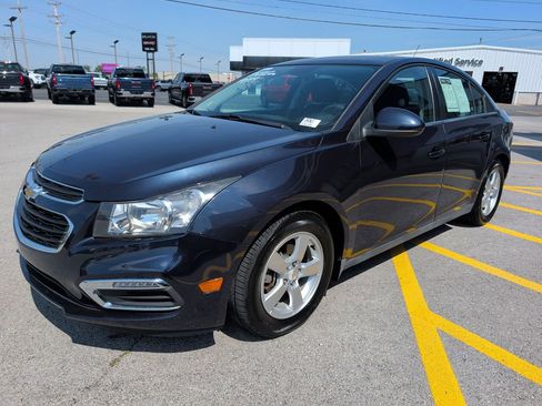 Used 2016 Chevrolet Cruze LT FWD image 3