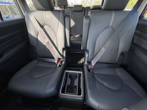 Used 2025 Toyota Grand Highlander AWD image 16