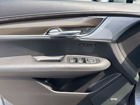 Used 2023 Cadillac XT6 Premium Luxury w/ Platinum Package FWD image 23