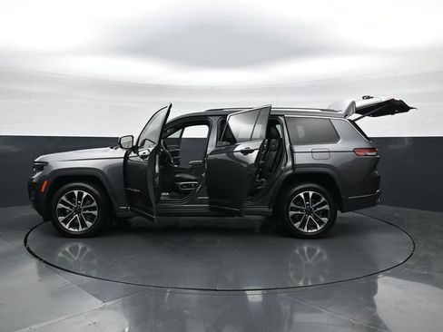 Used 2021 Jeep Grand Cherokee L Overland w/ Luxury Tech Group IV AWD/4WD image 52