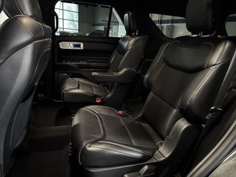 Used 2020 Ford Explorer ST w/ ST Street Pack image 11