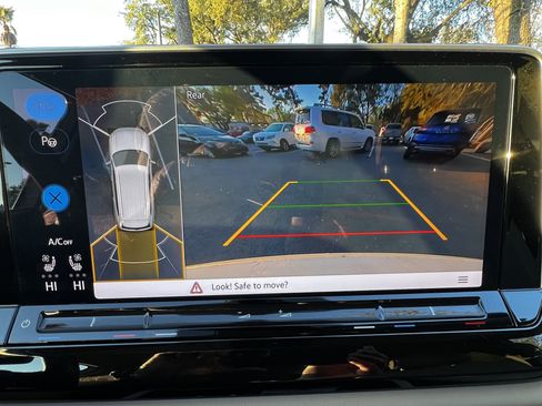 Used 2025 Volkswagen Atlas SEL Premium R-Line image 27