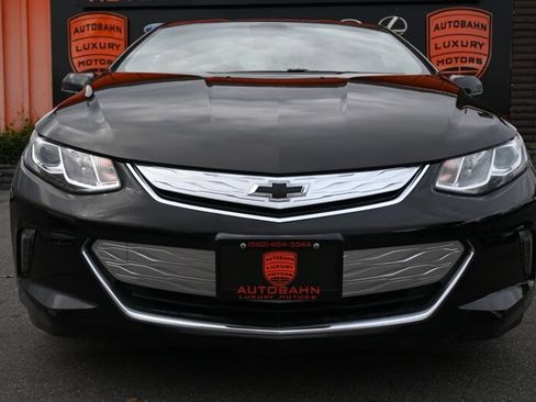 Used 2018 Chevrolet Volt LT w/ Comfort Package image 2