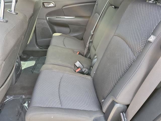 Used 2019 Dodge Journey SE FWD image 7