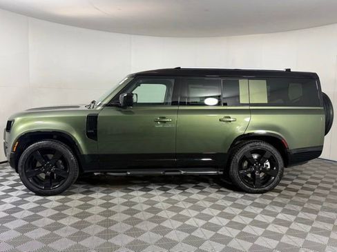 New 2026 Land Rover Defender 130 X-Dynamic SE image 3