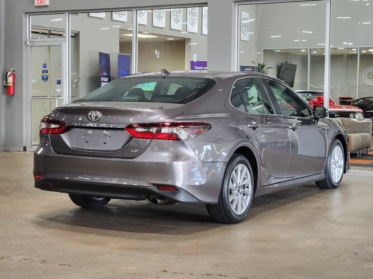 Used 2022 Toyota Camry LE FWD image 8