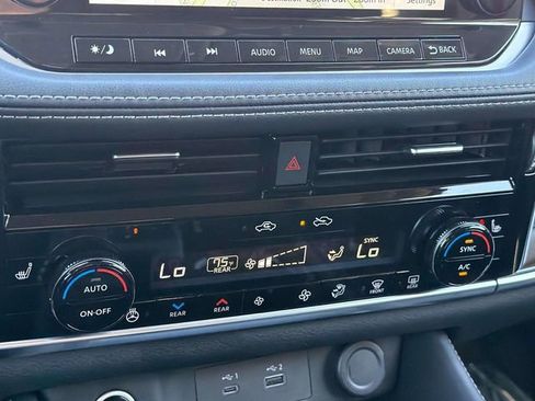 Certified 2023 Nissan Rogue SL w/ SL Premium Package image 18