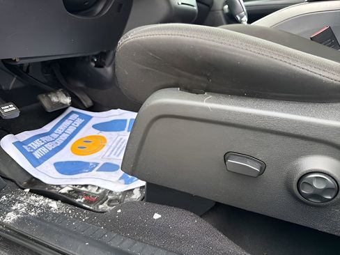 Used 2020 Dodge Journey SE w/ SE Popular Equipment Group image 23