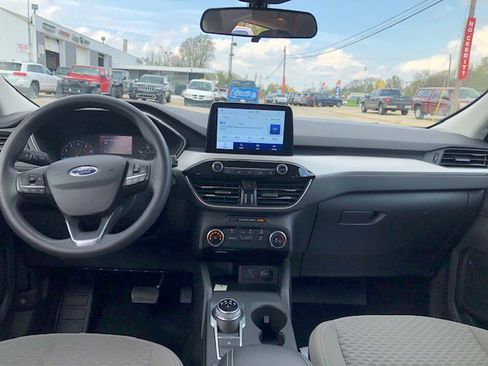 Used 2022 Ford Escape SE image 12