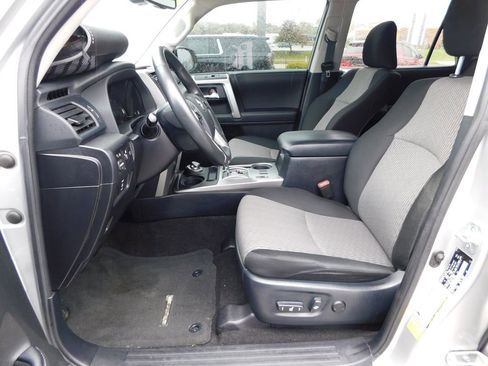 Used 2020 Toyota 4Runner SR5 AWD/4WD image 13