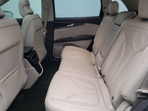 Used 2016 Lincoln MKX Reserve w/ Driver Assistance Package AWD/4WD image 18