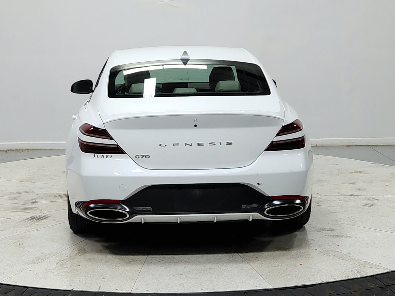 Used 2025 Genesis G70 2.5T RWD image 7