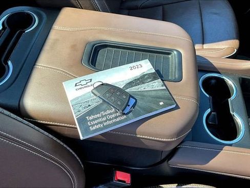 Certified 2023 Chevrolet Suburban High Country AWD/4WD image 10